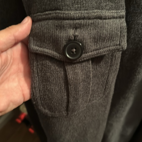 Old navy multi pocket  stylish men’s big button sweater Men’s S. Great shape. - Picture 5 of 6
